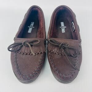 Minnetonka Women's 7.5 Moosehide Fringed Kilty Moccasins Chocolate Brown